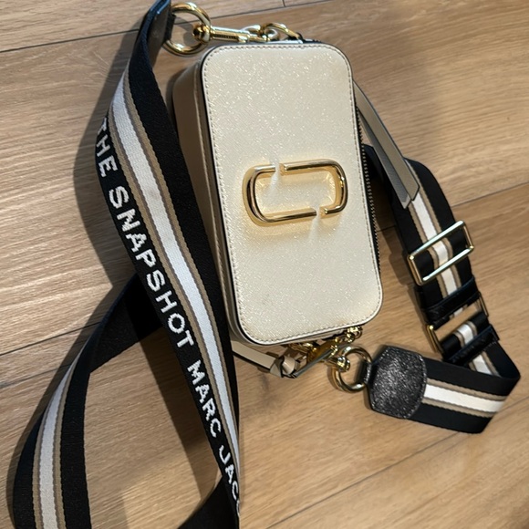 Marc Jacobs THE SNAPSHOT - like new condition - Picture 1 of 2